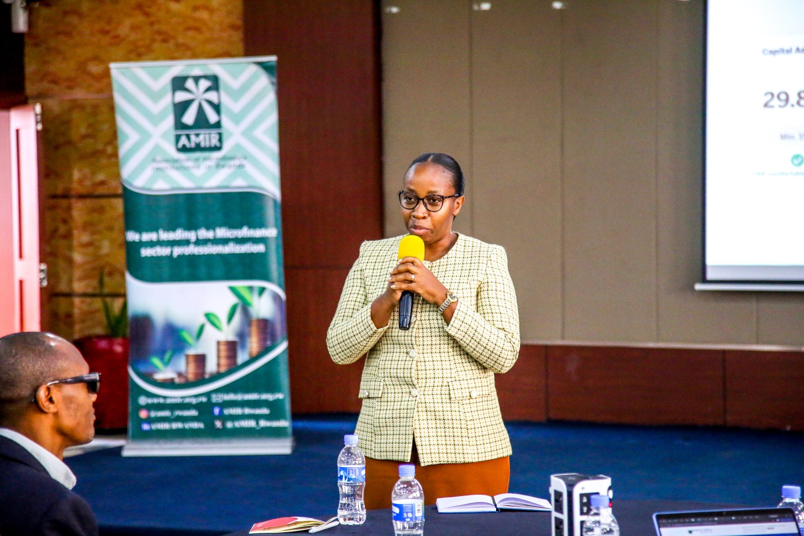 AMIR representative presenting sector data